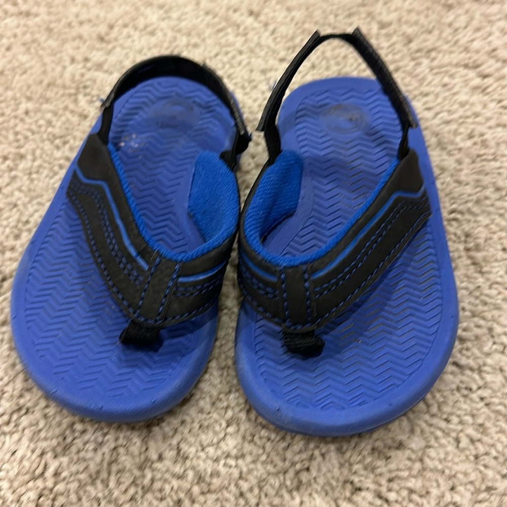 Wonder nation Flip flops, hardly worn size 5/6